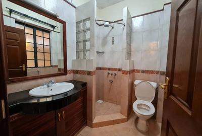 4 Bed Townhouse with En Suite in Lavington - 3