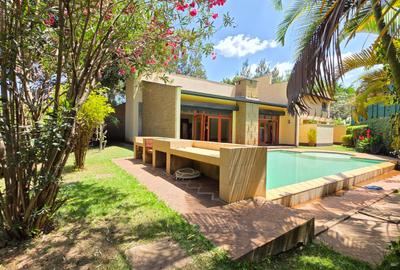 4 Bed House with En Suite at Runda