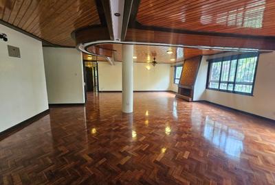3 Bed Townhouse with En Suite in Westlands Area - 4