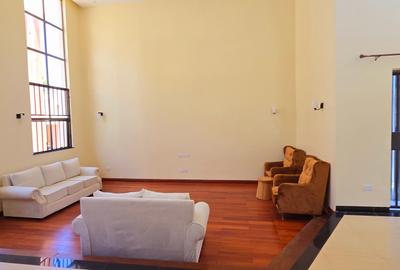 5 Bed Townhouse with En Suite at Lavington Road - 4