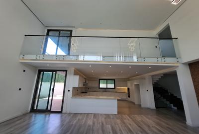 5 Bed Townhouse with En Suite in Lavington