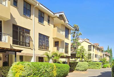 5 Bed Townhouse with En Suite in Lavington