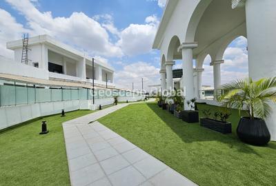 3 Bed Apartment with En Suite in Westlands Area - 2