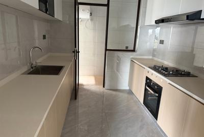 3 Bed Apartment with En Suite in Riverside - 3