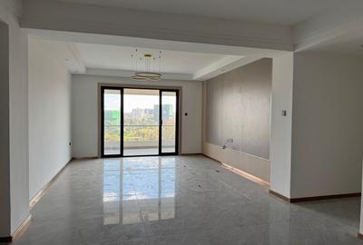 3 Bed Apartment with En Suite in Riverside - 2