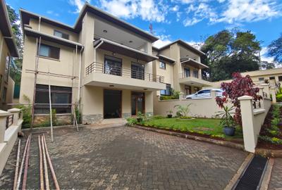 5 Bed Townhouse with En Suite at Lavington Green