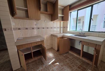 1 Bed Apartment with En Suite at Wood Avenue - 4