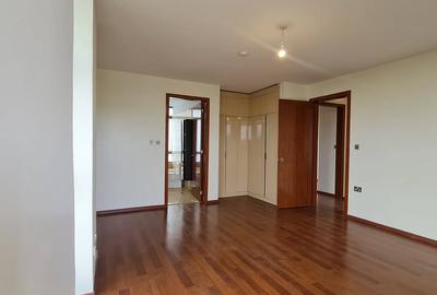 3 Bed Apartment with En Suite at Parklands Road - 4
