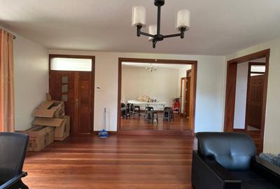 5 Bed Townhouse with En Suite in Lavington - 2