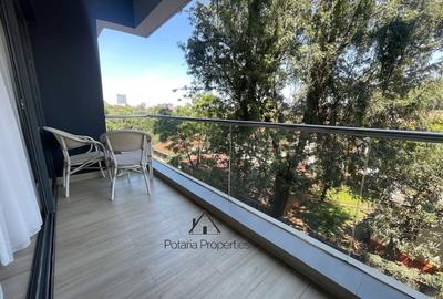 Serviced 2 Bed Apartment with En Suite in Riverside