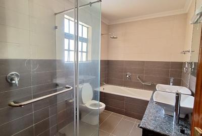 4 Bed Townhouse with En Suite in Lavington