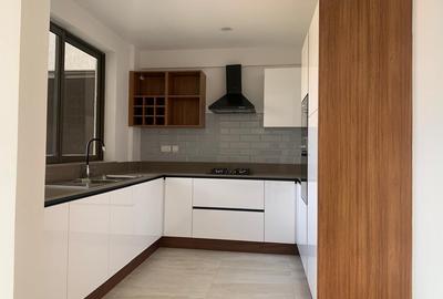 Furnished 1 Bed Apartment with En Suite in Westlands Area - 4