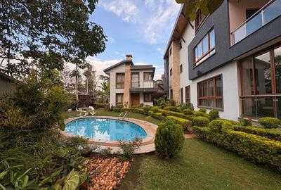 6 Bed Townhouse with En Suite in Lavington