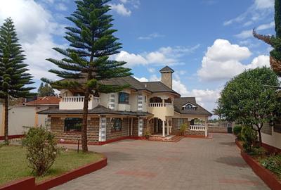 5 Bed House with En Suite in Ngong