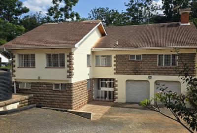 5 Bed House with En Suite at Kyuna Crescent - 3