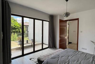 5 Bed House with En Suite at Ololua - 2