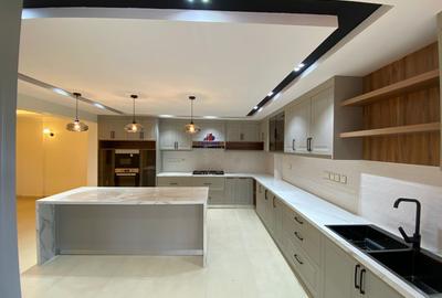 3 Bed Apartment with En Suite in Kileleshwa