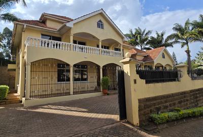 4 Bed Townhouse with En Suite at Convent Drive - 2