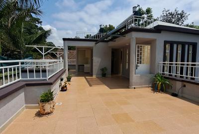 4 Bed Villa with En Suite in Spring Valley - 2