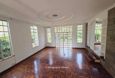 4 Bed House with Swimming Pool in Rosslyn - 3