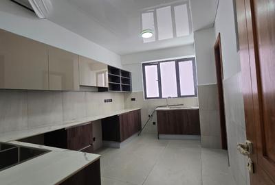 4 Bed Apartment with En Suite in Riverside - 3