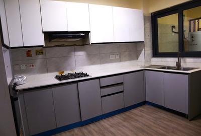 4 Bed Apartment with En Suite in Parklands - 4