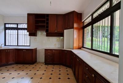 5 Bed Villa with En Suite at Muthaiga - 4