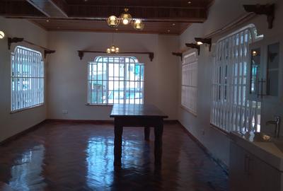 4 Bed Townhouse with En Suite at Spring Valley Area