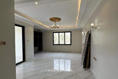 7 Bed House with Swimming Pool in Karen - 4