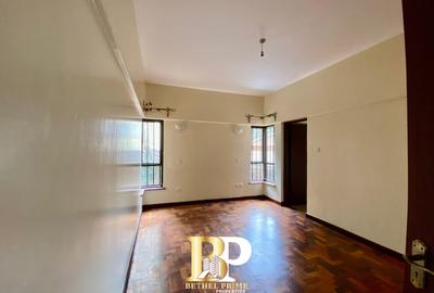 4 Bed Apartment with En Suite in Brookside - 2