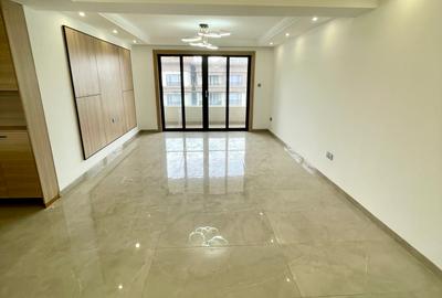 Serviced 3 Bed Apartment with En Suite in Riverside