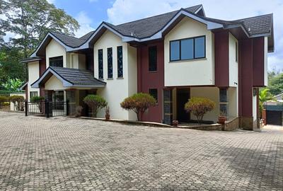 4 Bed House with En Suite in Runda