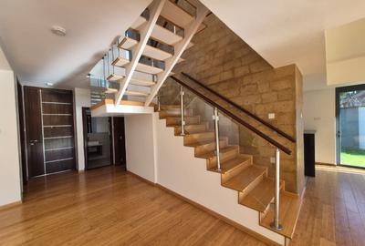 4 Bed Townhouse with En Suite in Garden Estate - 3