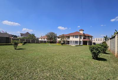 5 Bed House with En Suite in Runda