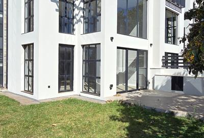 5 Bed Townhouse with En Suite at Palm Valley - 2