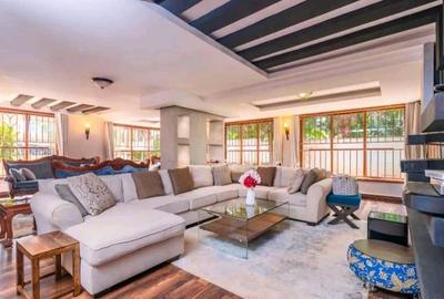 8 Bed House with En Suite at Kyuna