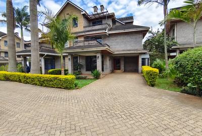 5 Bed Townhouse with En Suite at Lavington Green