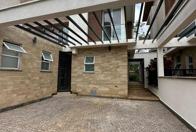 4 Bed Townhouse with En Suite in Lavington