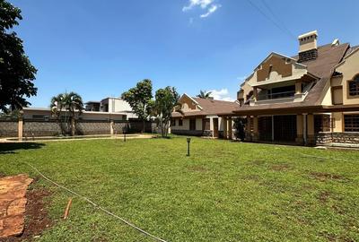 5 Bed House with En Suite in Runda - 4