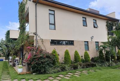 4 Bed House with En Suite at Runda