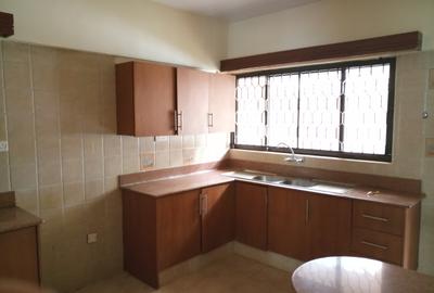 3 Bed Apartment with En Suite at Off - Rhapta Road