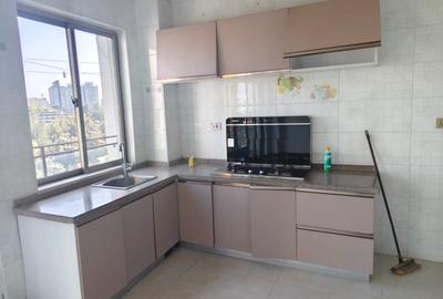 1 Bed Apartment with Swimming Pool in Kileleshwa
