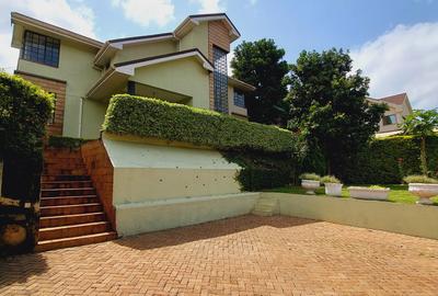 4 Bed Townhouse with En Suite in Kitisuru