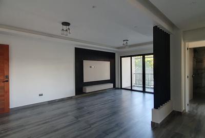 1 Bed Apartment with En Suite at Brookside Gardens - 2