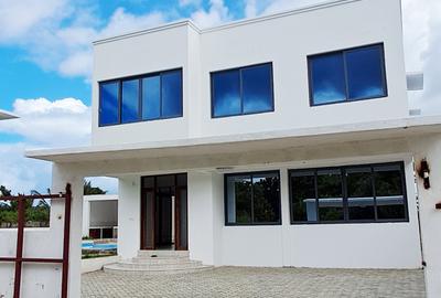 3 Bed Townhouse with En Suite at Malindi - 2