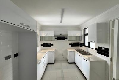4 Bed Townhouse with Garden in Muthaiga