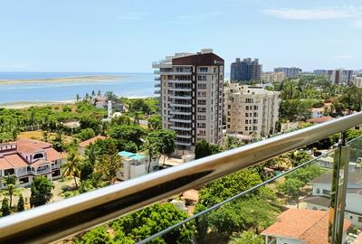3 Bed Apartment with En Suite at 3Rd Avanue