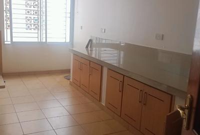 Serviced 4 Bed Apartment with En Suite in Kileleshwa