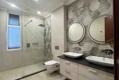 Serviced 4 Bed Apartment with En Suite in Parklands - 3