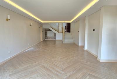 5 Bed Townhouse with En Suite at Lavington Green - 4